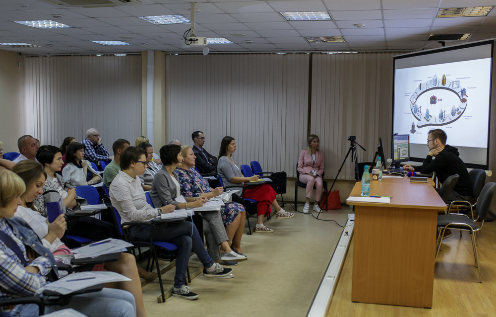 Морозова Надежда Васильевна выступала со своим докладом и презентацией в удаленном формате